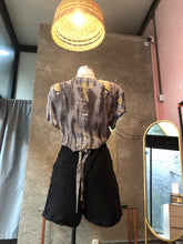 Cargar imagen en el visor de la galería, Blusa Karam
